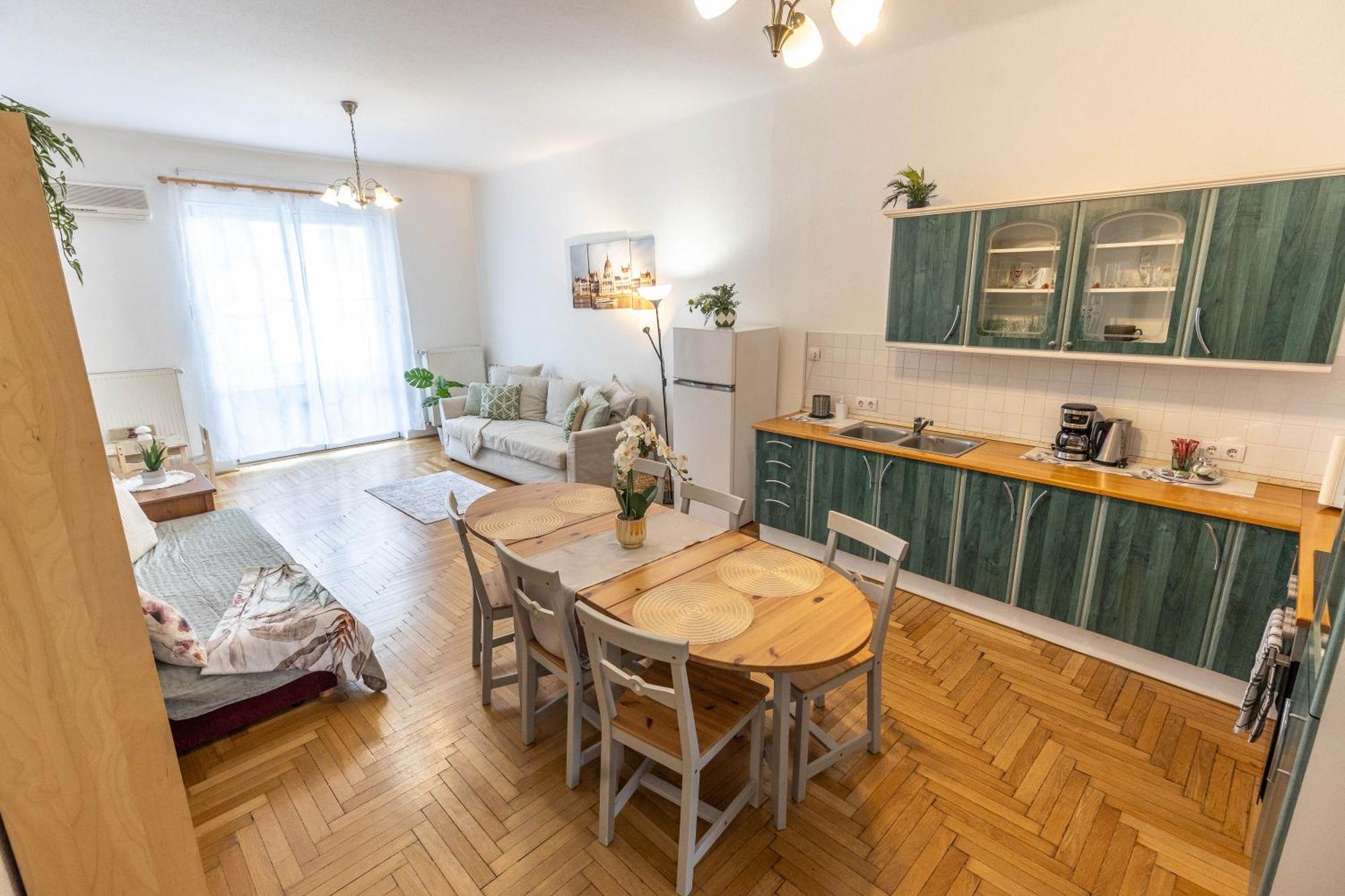 Riverside Balcony Apartment With View To Danube Budapešť Exteriér fotografie